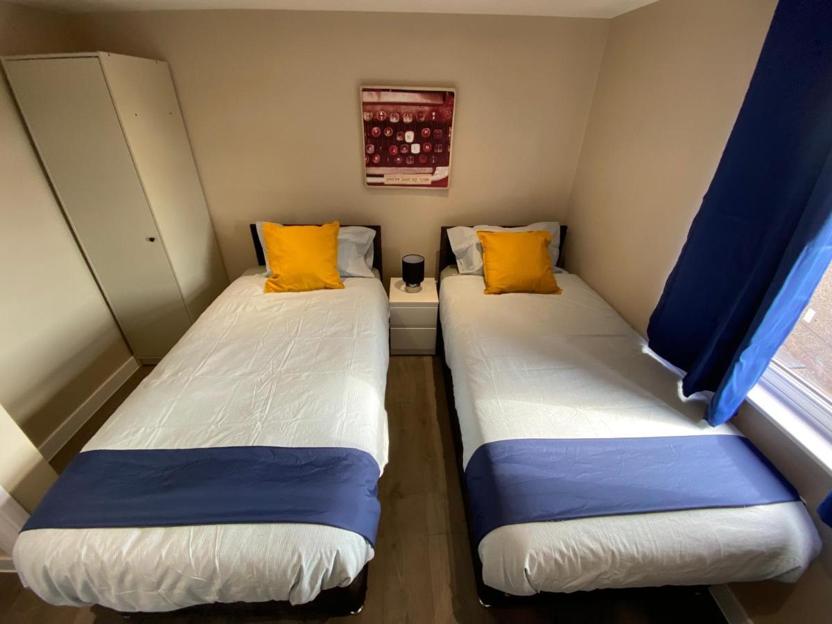 Stunning 1 Bedroom Flat In Wood Green Londra Esterno foto